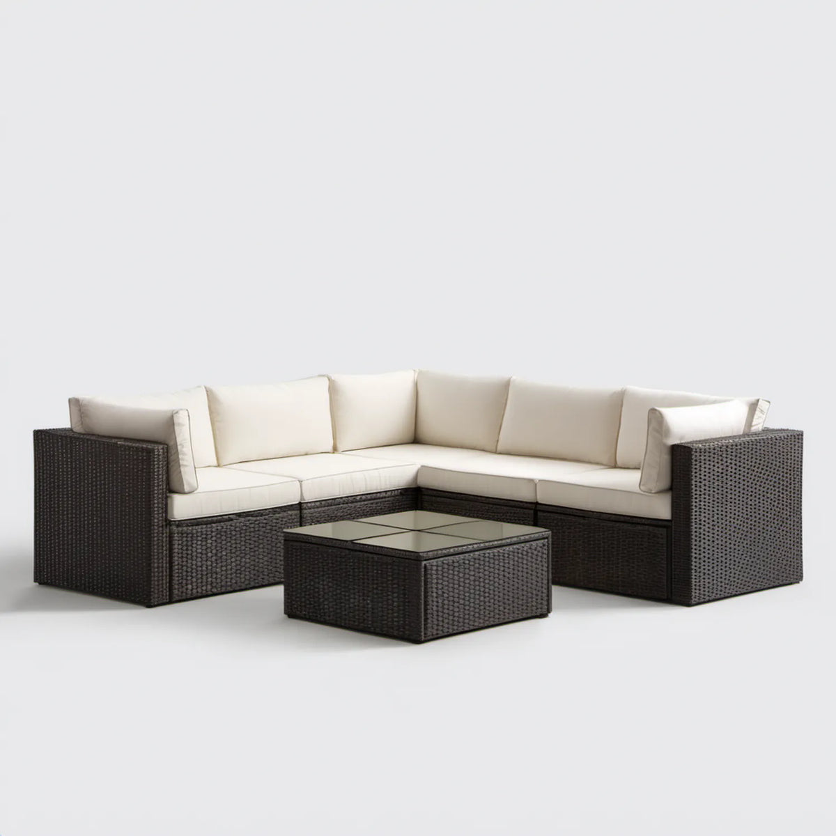 Narożnik ogrodowy z technorattanu PE 210 x 210 x 85 cm czarny z kremowymi poduszkami i stolikiem