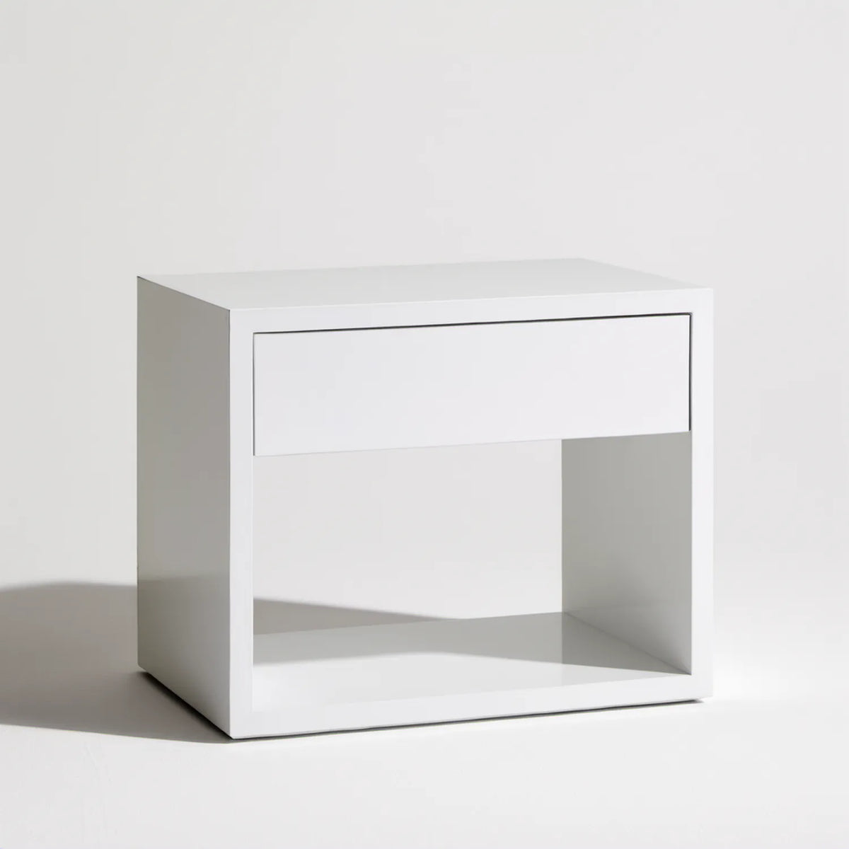 Biała minimalistyczna szafka nocna z szufladą i otwartą półką, MDF, 40 x 35 x 50 cm